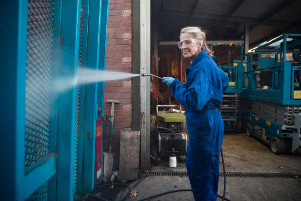 Why Choose Our Certified Pressure Washing Experts for Your Project Needs in Holland, OH?